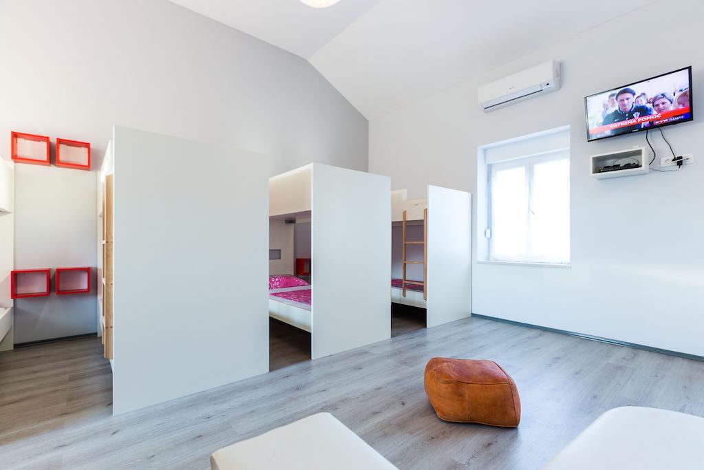 Sunset Hostel *